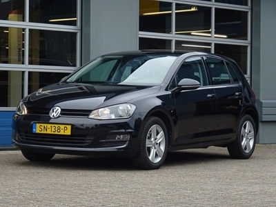 Volkswagen Golf 1.6 TDI Highline- o.a.navigatie-alcantara