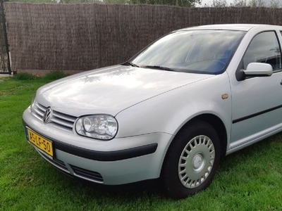 Volkswagen Golf 1.6 Trendline (1999)