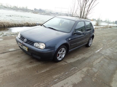 Volkswagen Golf 1.8-5V Comfortline