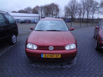 Volkswagen Golf 1.8-5V Highline lederen bekleding (bj 1998)