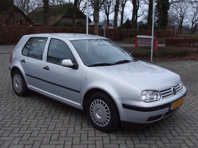 Volkswagen Golf 2.0 4 deurs net n apk+ grote beurt