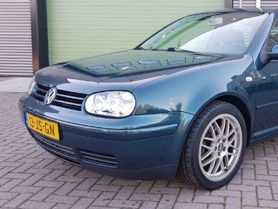 Volkswagen Golf 2.0 Highline (2002)