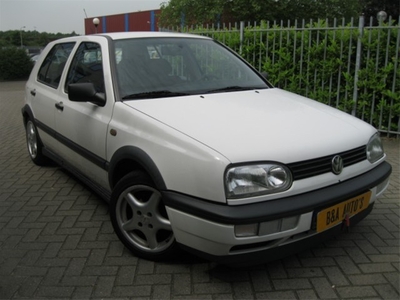 Volkswagen Golf 3 1.6i bj;98 AiRcO 5 Deurs Met 15 inch Zeer