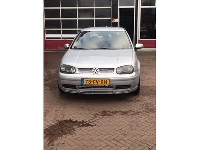 VOLKSWAGEN GOLF 4