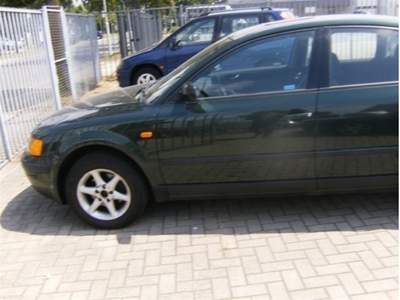 Volkswagen Passat 1.6 Trendline (bj 1997)