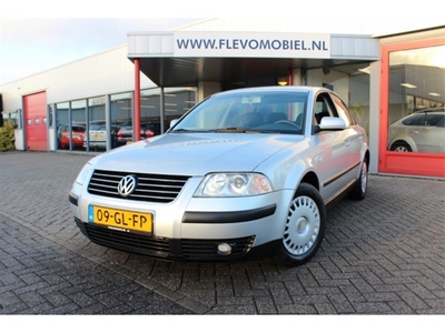 Volkswagen Passat 1.6 Trendline (bj 2001)