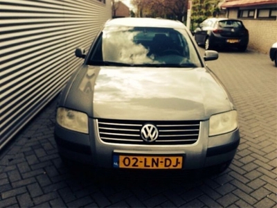 Volkswagen Passat 1.9 TDI Sportline autom. Clima/NAP deale