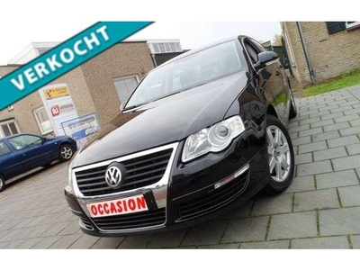 Volkswagen Passat 2.0 FSI Highline / 6 Bak/ Navi/VerKochT!