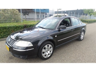 Volkswagen Passat 2.3 4-motion high (bj 2001)