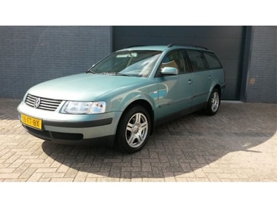 Volkswagen Passat 2.3 V5 Highline NW st/Nw APK/Clima