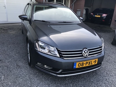 Volkswagen Passat Variant 1.6 TDI Highline BlueMotion (2011)