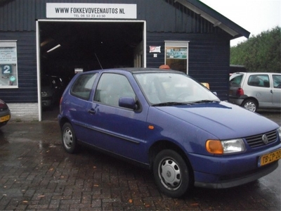 Volkswagen Polo 1.0 GERESERVEERD (bj 1998)