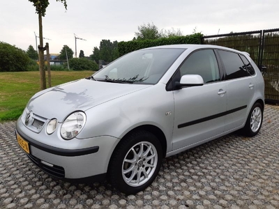 Volkswagen Polo 1.2-12V Highline (2002)