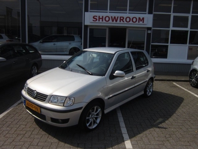 Volkswagen Polo 1.4-16V (bj 2000)