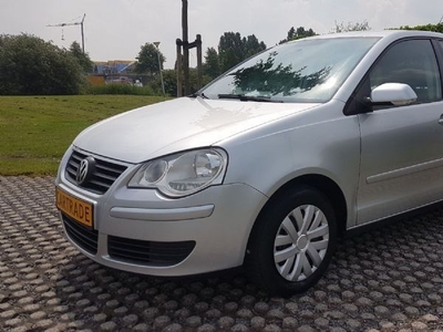 Volkswagen Polo 1.4-16V Optive (2007)