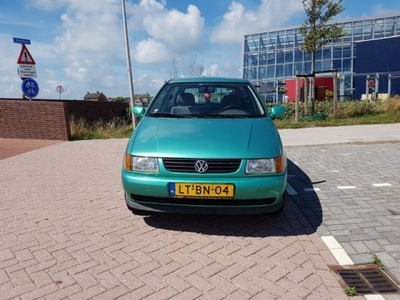 Volkswagen Polo 1.4 basis stuurbekrachtiging (bj 1995)