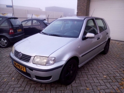 Volkswagen Polo 1.4 Master Edition 5-Drs Airco! (bj 2001)