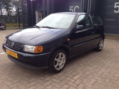 Volkswagen Polo 1.4. Nieuwe APK (bj 1998)