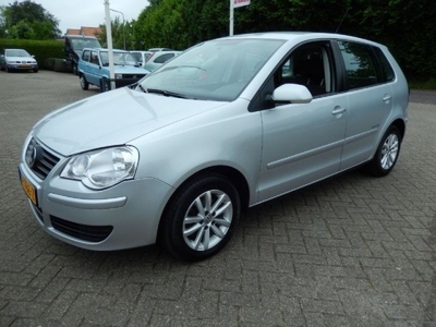 Volkswagen Polo 1.4i-16V Trendline Automaat !! 99.000km !!