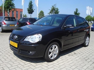 Volkswagen Polo 1.6 16V 77KW 5D BLACK EDITION (bj 2009)