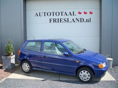 Volkswagen Polo 1.6 Stuurbekr. € 899 Nieuwe apk (bj 1996)