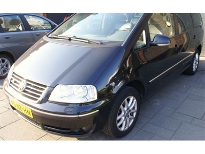 Volkswagen Sharan 2.8 V6 Highline (bj 2004, automaat)