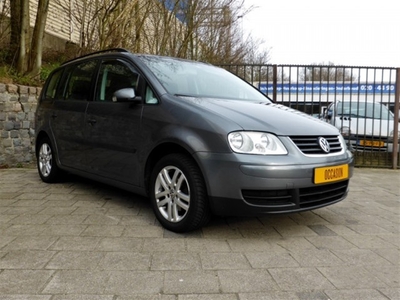 Volkswagen Touran 1.6-16V FSI Highline 50% KORTING