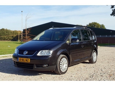 Volkswagen Touran 1.6-16V FSI Highline NAP!, AUTOMAAT!