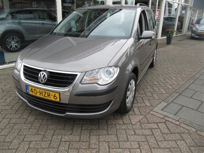 Volkswagen Touran 1.6 TRENDLINE (bj 2009)