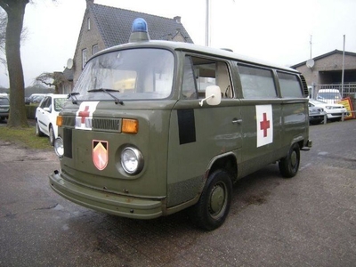 Volkswagen Transporter T2 EX AMBULANCE IN ORIGINELE STAAT