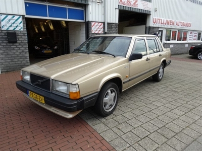 Volvo 740 2.3 GL Automaat met stuurbekrachtiging (bj 1986)