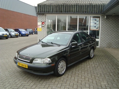 Volvo S40 2.0 Comfort Exclusive AIRCO, nieuwe A.P.K. !