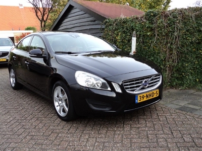 Volvo S60 2.0T Momentum (bj 2010)