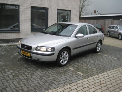 Volvo S60 2.4 125kW (bj 2001)