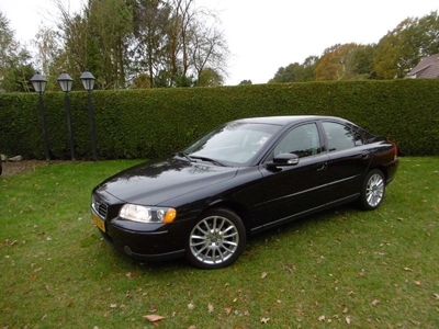 Volvo S60 2.4 Momentum AUT ECC LEER NAVI PDC 141 DKM 2007