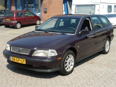 Volvo V40 1.6i,bj.2001,paars,airco,APK 04/2015 en NAP