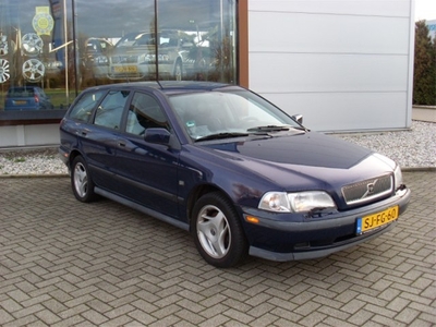 Volvo V40 1.8 Comfort (bj 1997)