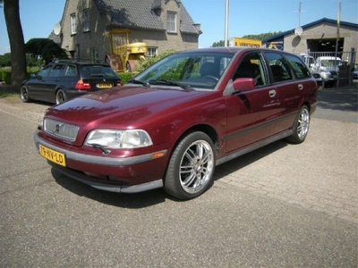 Volvo V40 2.0 16v luxury line (bj 1996)