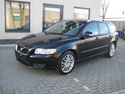 Volvo V50 2.0d3 momentum geartronic leer/navi/xenon