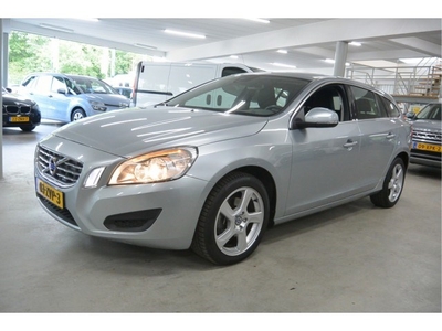 Volvo V60 1.6 D2 MOMENTUM Business Navi ECC (bj 2013)