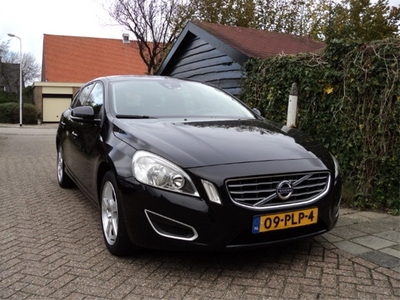 Volvo V60 1.6 T3 KINETIC (bj 2011)