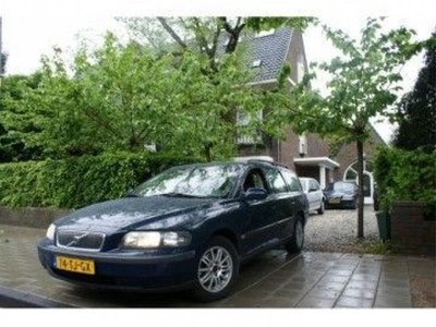 Volvo V70 2.4 Comfort Line (bj 2003, automaat)