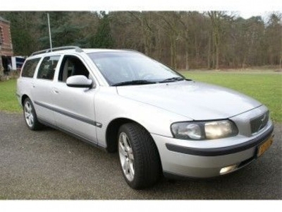 Volvo V70 2.4 Comfort Line (bj 2003)