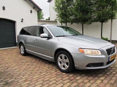 Volvo V70 2.4 D5 Autom (185 pk) Momentum, model '08