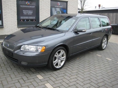 Volvo V70 2.4 momentum Leer (bj 2007)