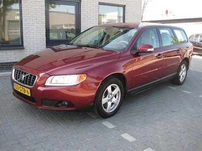 Volvo V70 2.4d 163 pk momentum geartronic leer/RTI