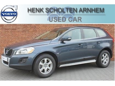 Volvo XC60 2.4D FWD MOMENTUM GEARTRONIC + RTI.