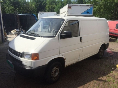 VW T4 1.9TD ENKEL/CAB ST/BEKR