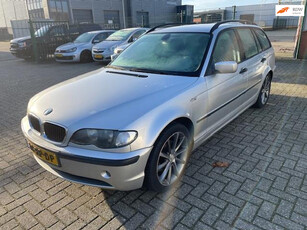 BMW 3-SERIE Touring 316i Black&Silver II | airco | 17