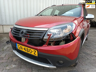 Dacia Sandero 1.5 dCi Lauréate - Rechter Front/Zijschade - Start Niet